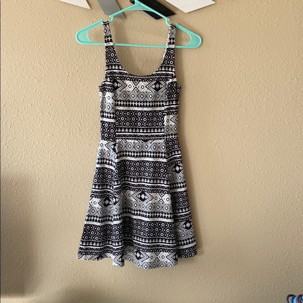 Black and white patterned dress